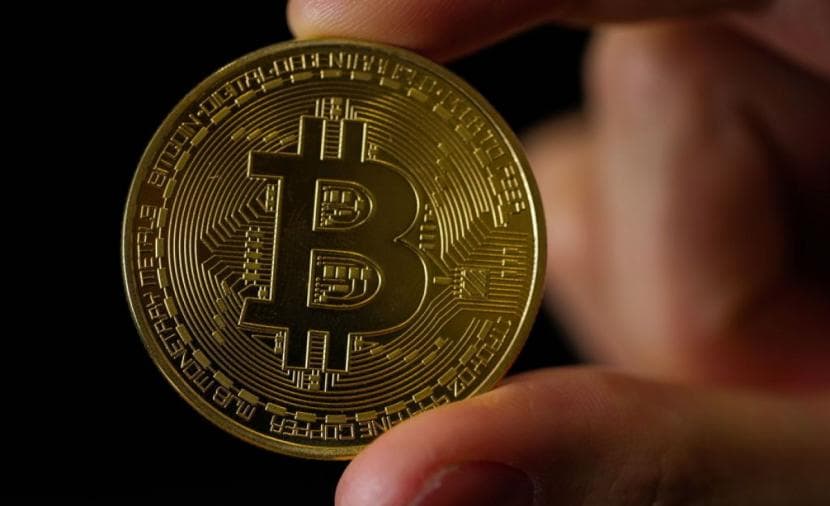ارتفاع كبير في العملات المشفرة بتكوين تتجاوز 85 ألف دولار