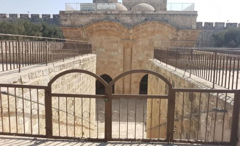 Warning on temple plans near Bab al-Rahma
