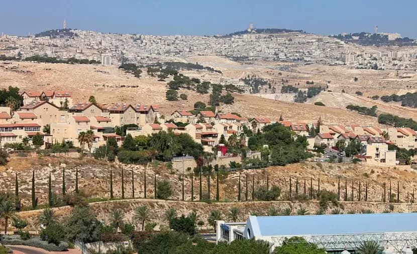 Politics and settlement tensions