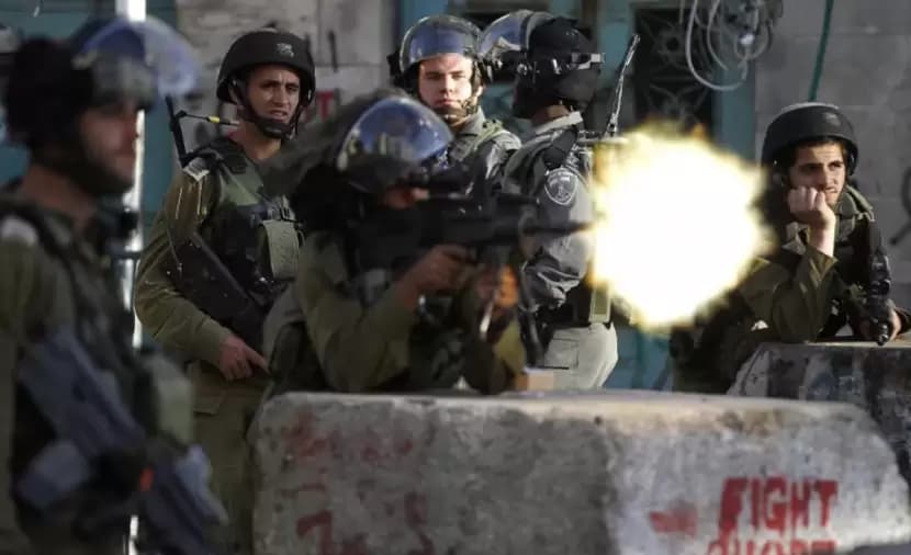 الاحتلال يطلق النار على شاب ويعتقل 11 في الضفة