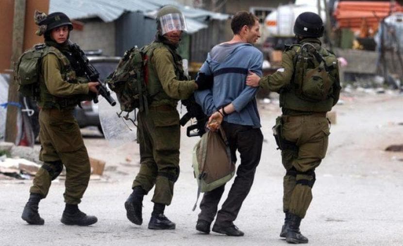 Occupation detains two young men in al-Tur