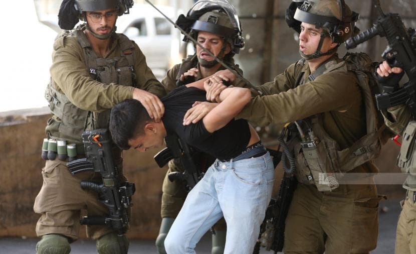 اعتقالات وإصابات خلال اقتحامات الاحتلال بالضفة والقدس