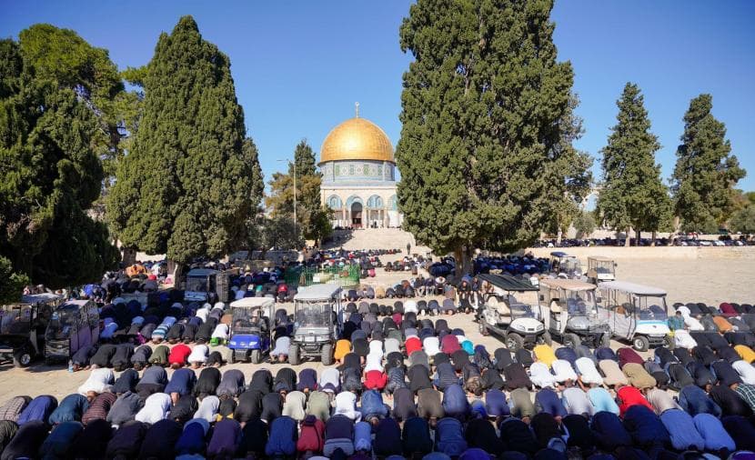 Tens of thousands pray at Al-Aqsa despite restrictions