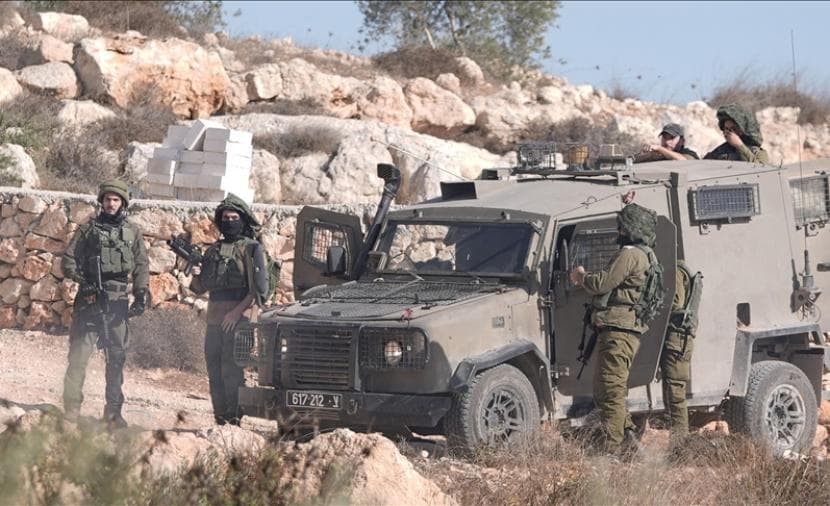 Two Injured in Settlers' Attack Near Hebron