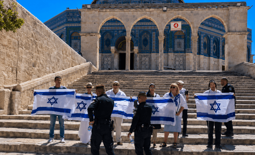Extremists storm Al-Aqsa and conduct rituals