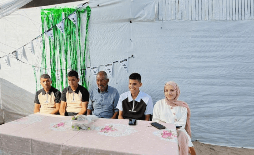 أربعة توائم من أبو لطيفة يتفوقون في الثانوية بغزة
