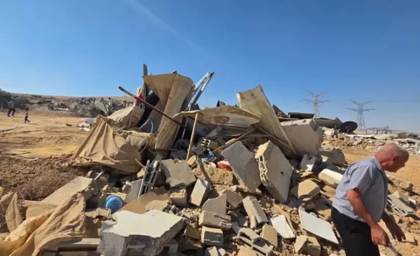الاحتلال يهدم منازل فلسطينية في اللقية
