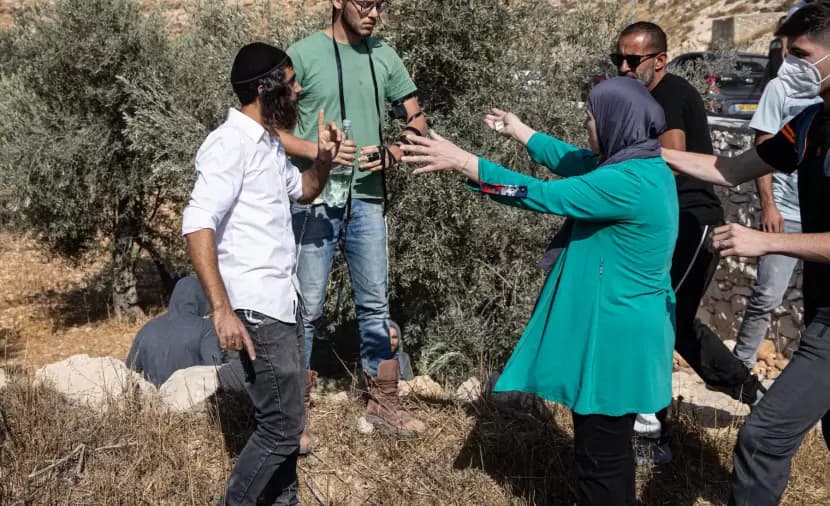إسرائيليون يطالبون بإطلاق سراح مستوطن متهم بالاعتداء