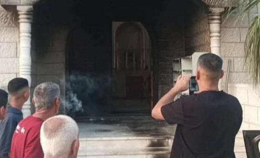 حريق مسجدين في نابلس وطولكرم