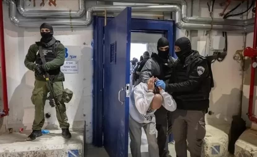 هآرتس: الاحتلال يُغلق 57 تحقيقاً في تصفية معتقلي غزة دون توجيه أي لائحة اتهام