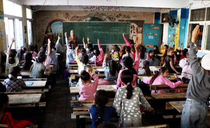 الكرامة تعيد حقوق أطفال غزة في التعليم