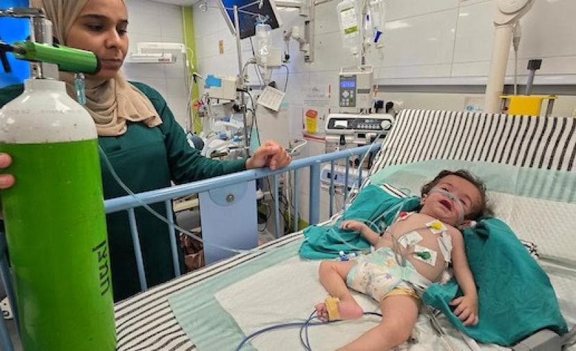 الصحة تحذر من توقف محطات الأكسجين في غزة