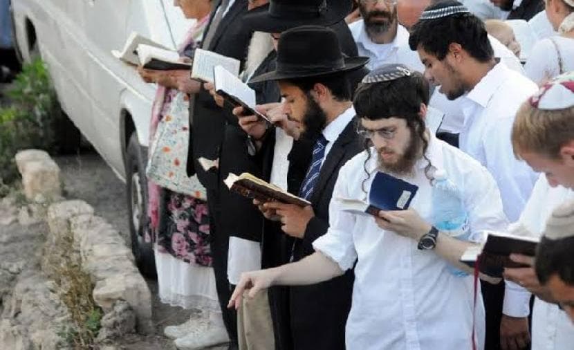 Settlers Allowed to Bring Religious Texts into Al-Aqsa
