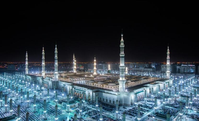 غزة تحتفل بذكرى المولد بقراءة الأحزاب