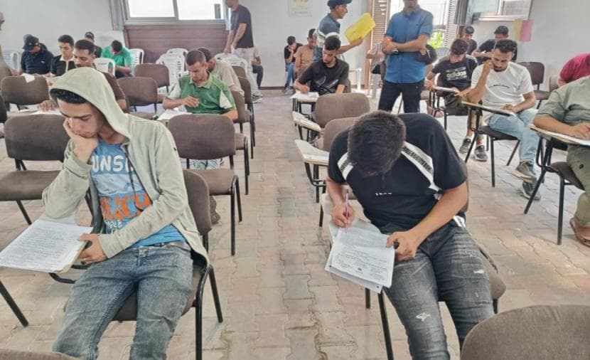 عودة الثانوية إلى مدارس غزة بعد ثلاث سنوات