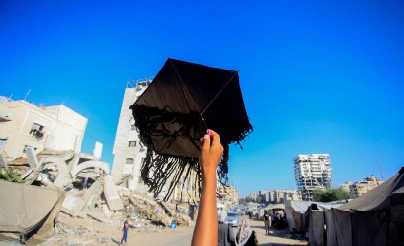 محاولة عسكرية لتحويل لعبة الطائرات الورقية