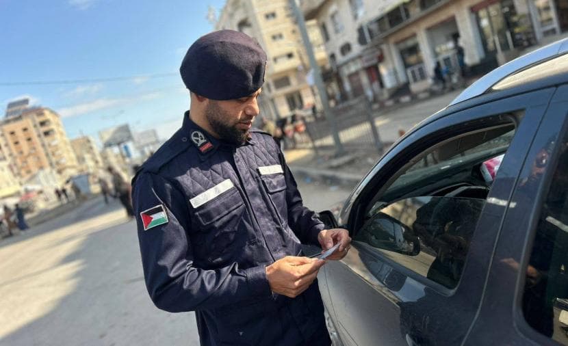 Gaza police carry out duties amid damage