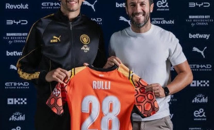 Manchester City secures new goalkeeper