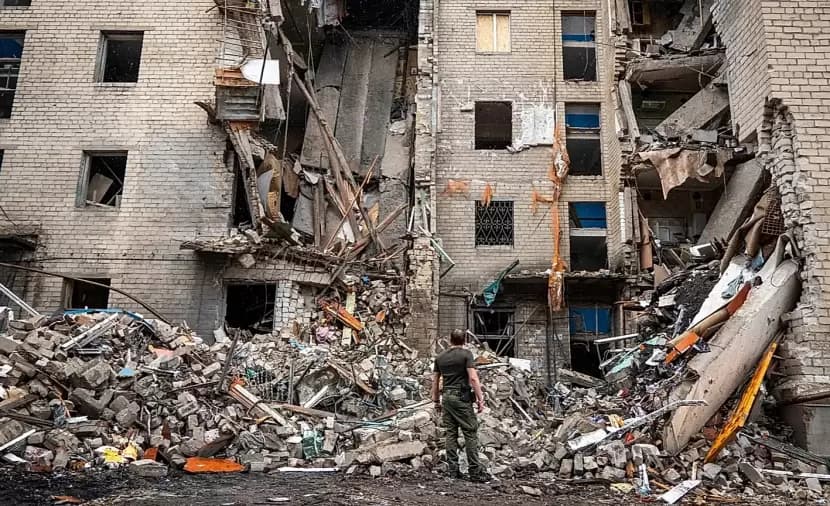 Russian strike kills 12, drones target Moscow