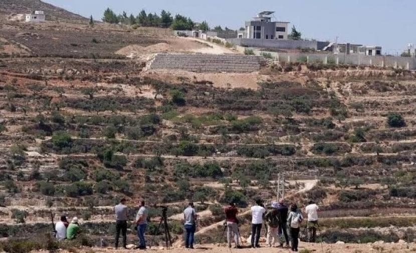 Settlers attack Kasra and confront officials
