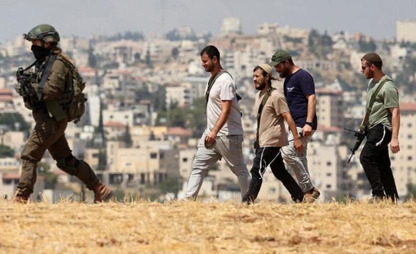 Settlers Keep Siege on Qusra Houses