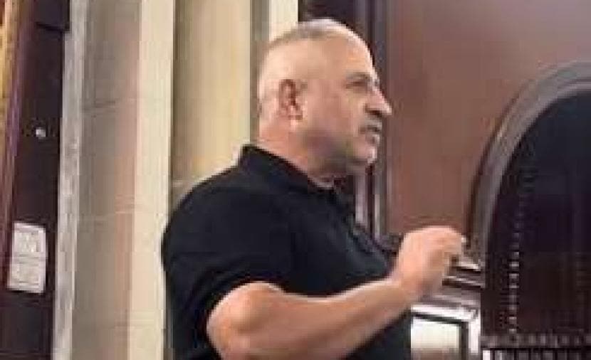 أهالي المعتقلين يحذرون من تدهور صحة سياسي في رام الله