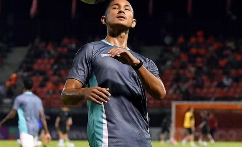لاعب من القصر اختار كرة القدم