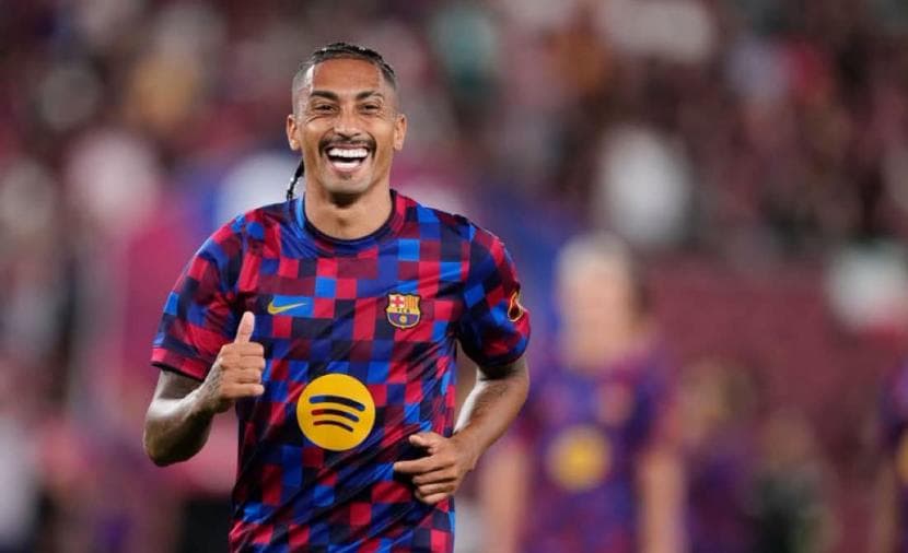 رافينيا ينضم لنجوم برشلونة