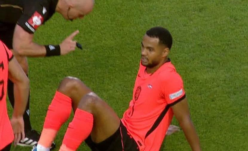 لاعب ليفربول يتعرض لإصابة في الكاحل