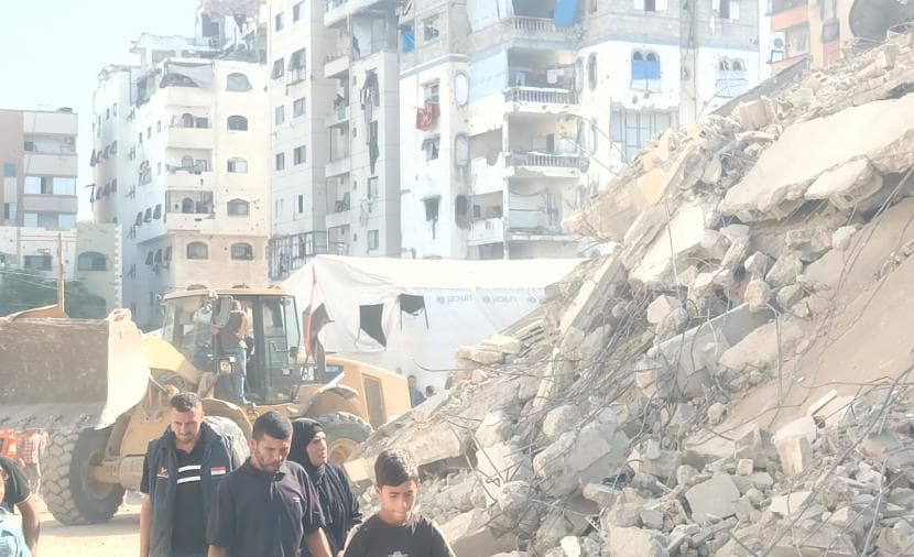 الغرفة التجارية تدعو لتحرك بعد انهيار بناية غرب غزة