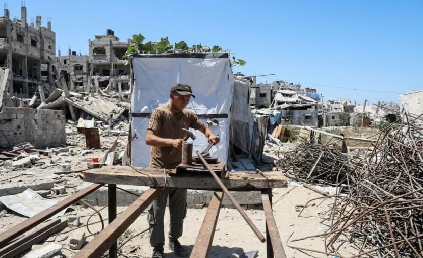 Gaza's wreckage offers risky income