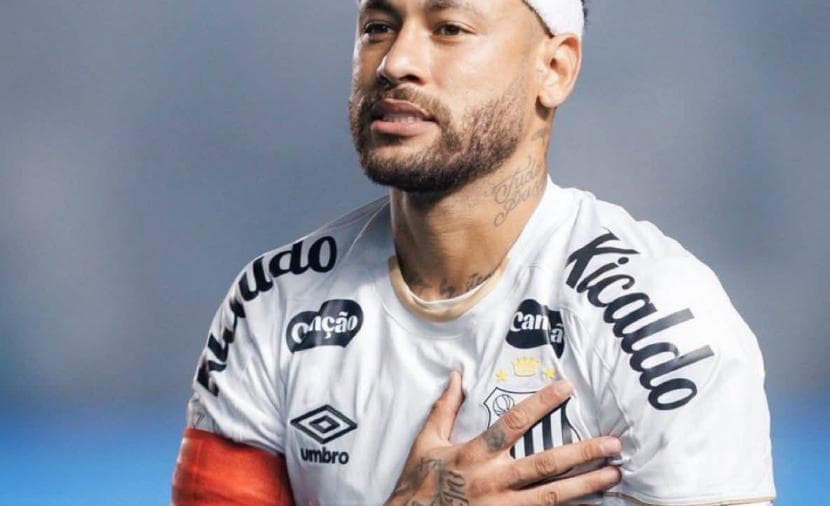 Neymar sustains heavy hit