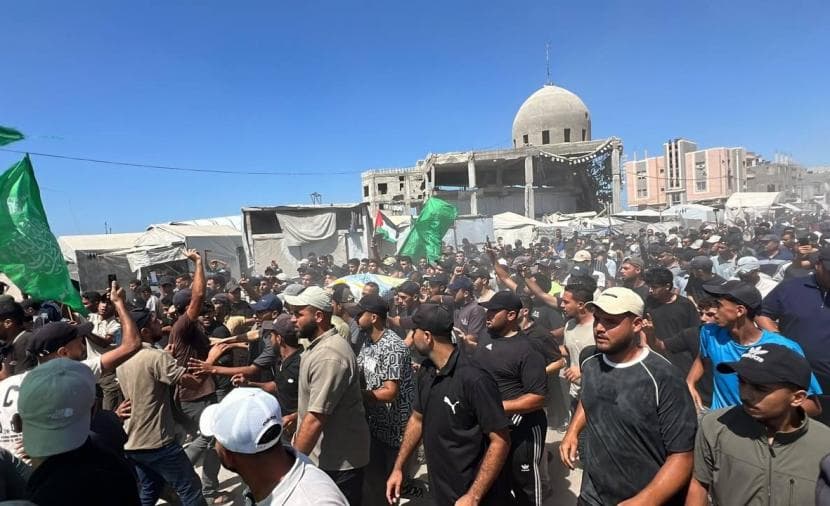 جماهير تودع أبو عبيد في رفح