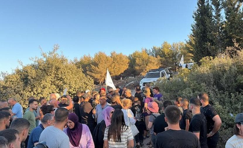 Majd al-Krum protests settler outpost