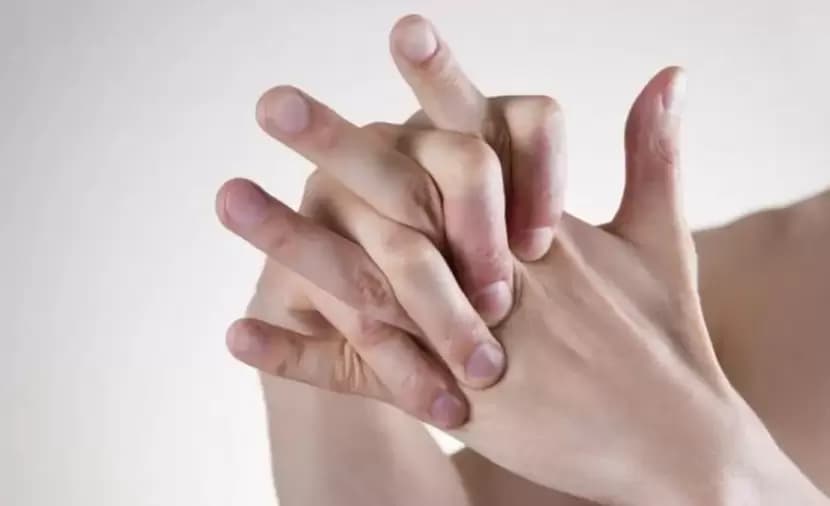 Finger Cracking: Harmful or Safe