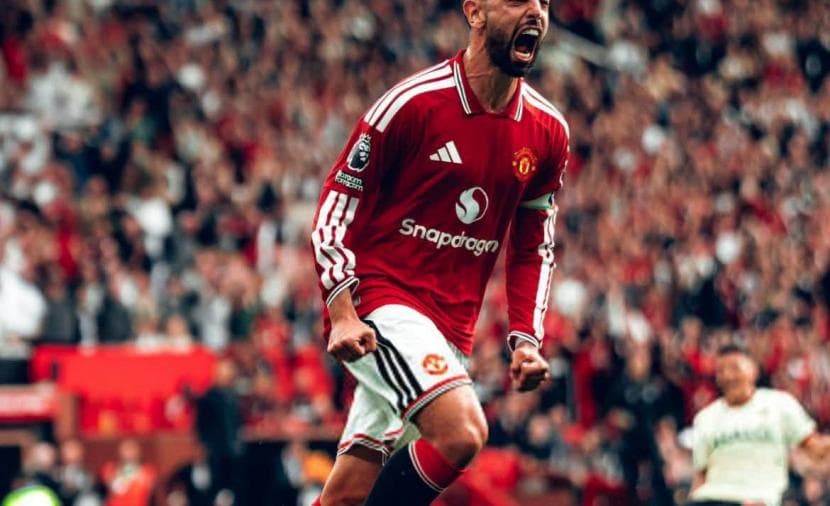 Bruno Fernandes keeps collecting awards