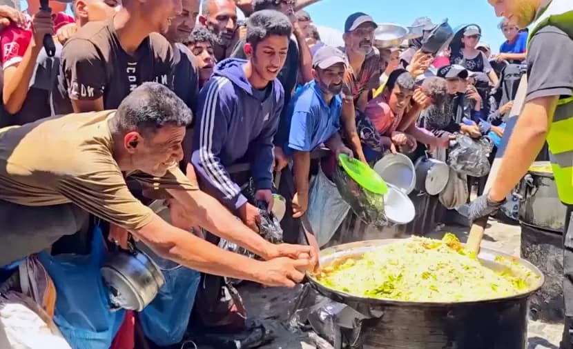 تراجع تكايا غزة ومعاناة نزوح يومية