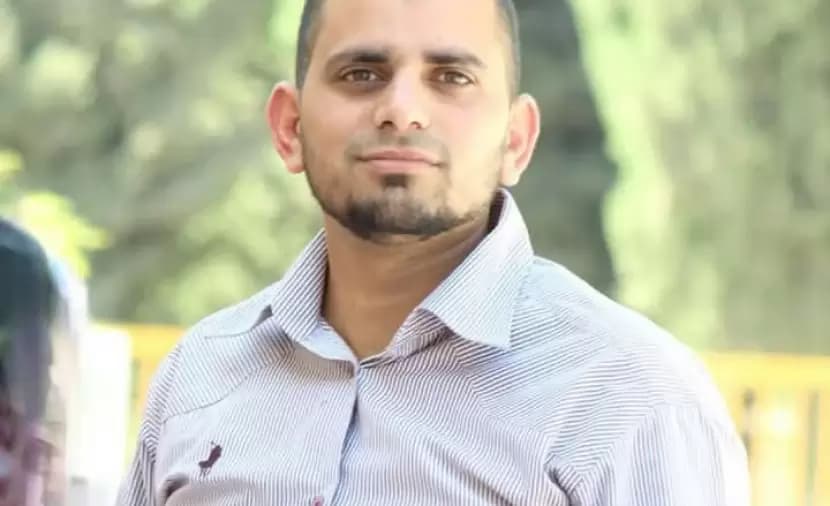 زوجة غسان نجاجرة تطالب بالإفراج عنه