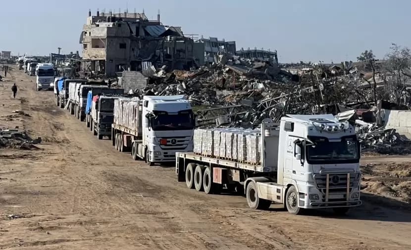 ناتان في غزة يدفع المساعدات