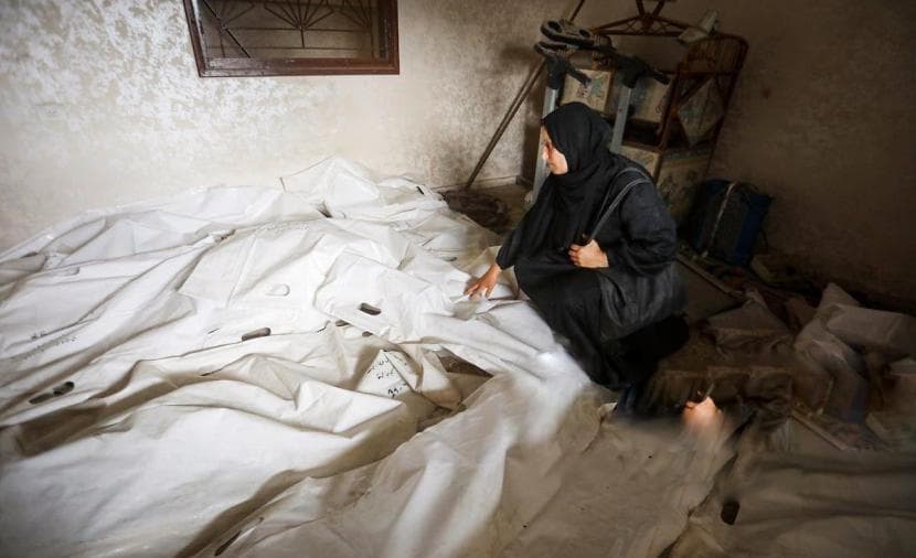 انتشال جثامين شهداء عائلة عطا الله بغزة بعد 3 أعوام