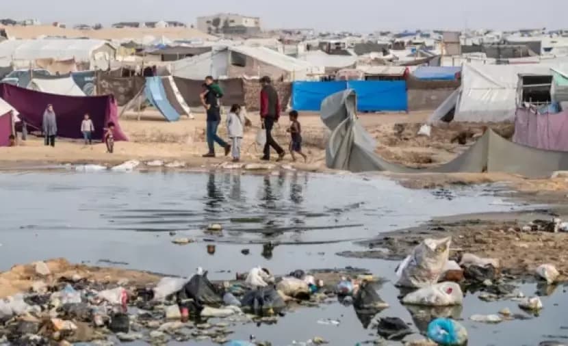 غزة تعاني من نقص المياه وتصاعد الأزمة الصحية