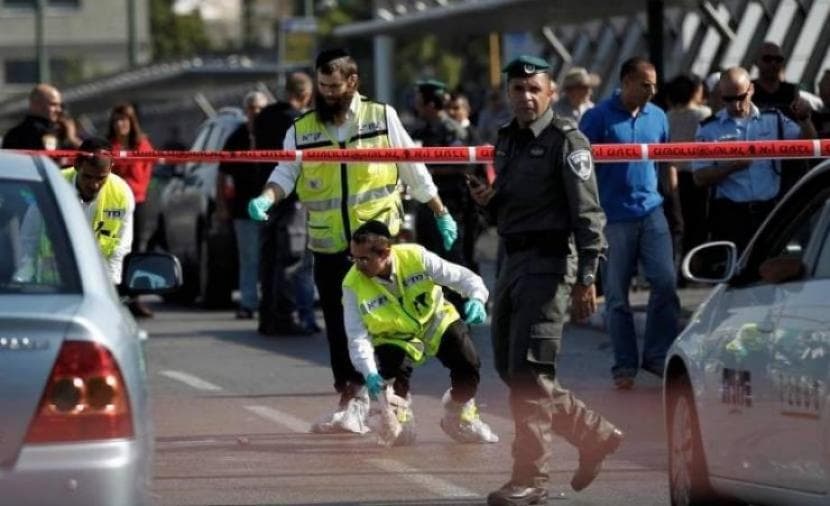 Settler Seriously Injured in West Bank Stabbing
