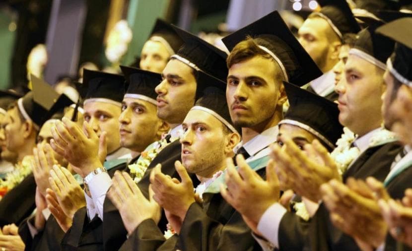 خريجو غزة يتأثرون بتداعيات الحرب