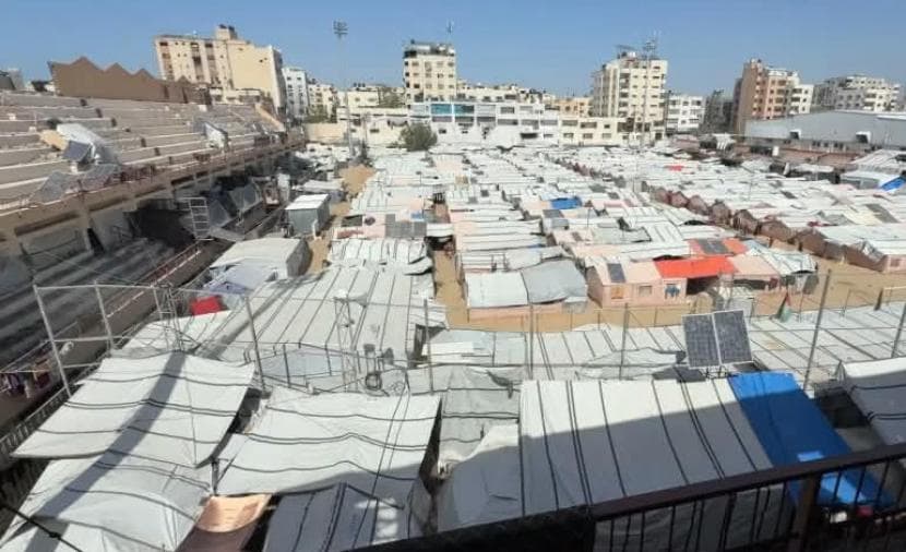 ملعب فلسطين يتحول لمأوى للنازحين