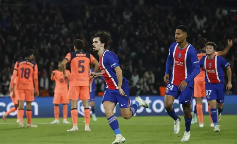 سان جيرمان يتفوق على برشلونة في دوري الأبطال