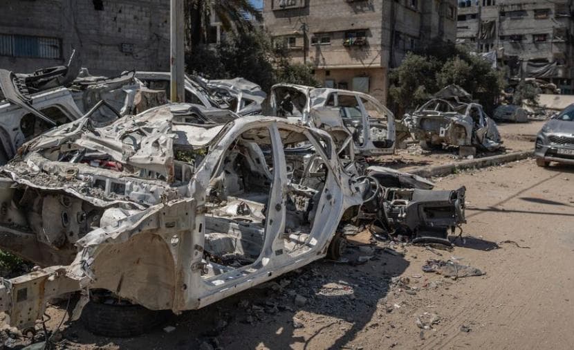 Gaza authorities seize vehicles and clear streets