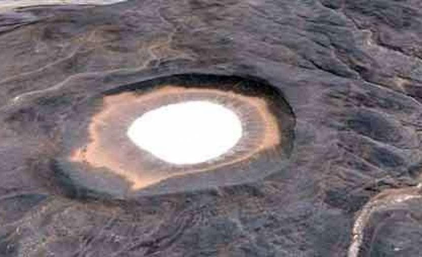 Algerian desert crater stirs age debates