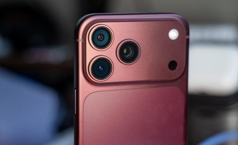 iPhone 18 Pro Colored Lines Indicate Screen Issue