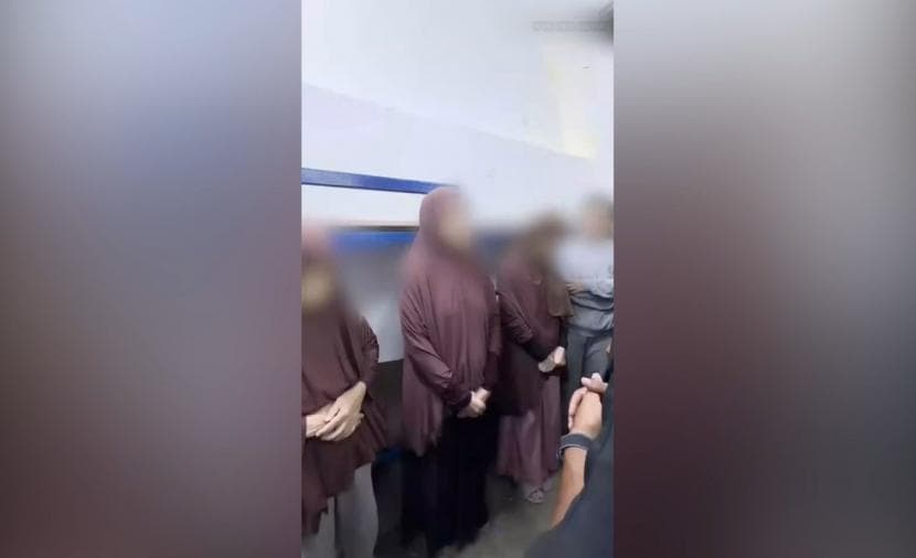 الجرب والعزل يزيدان معاناة أسيرات الدامون