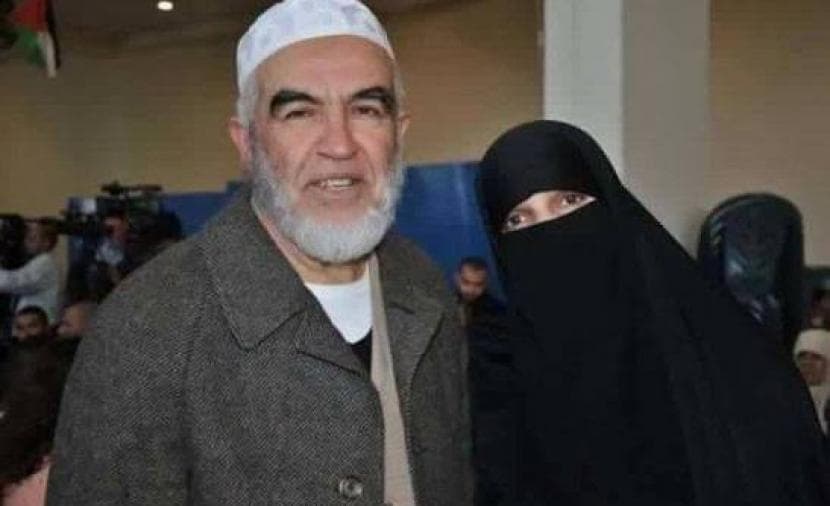 الاحتلال يعتقل مرابطة مقدسية بعد اقتحام منزلها